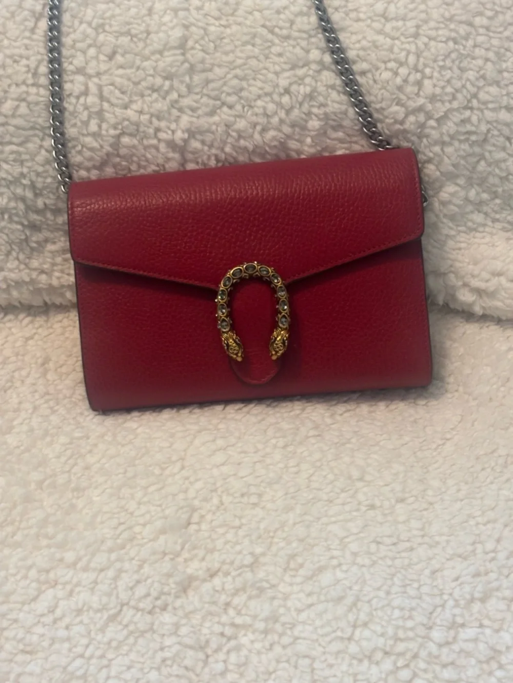 Gucci Red Pebbled Leather Shoulder Bag with Gold-Tone and jeweled closure. - Picture 6 of 6